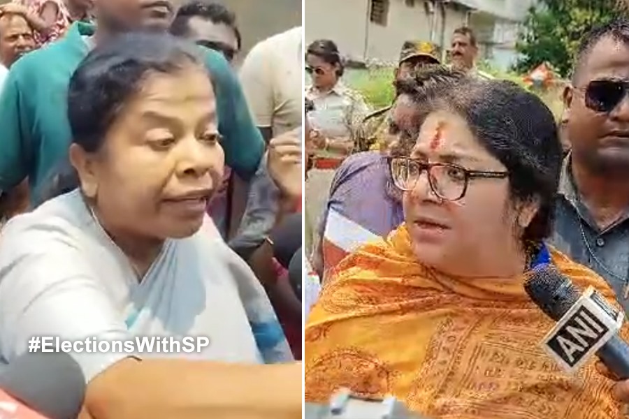 লকেটের ‘চোরে’র পালটা অসীমার ‘ডাকাত’, ধনেখালিতে ধুন্ধুমার
