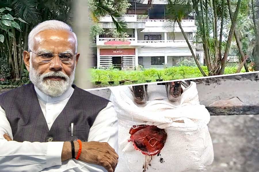 জলপাইগুড়িতে রামকৃষ্ণ মিশনের ভবনে ‘তাণ্ডব দুষ্কৃতীদে’র, সরব প্রধানমন্ত্রী মোদি