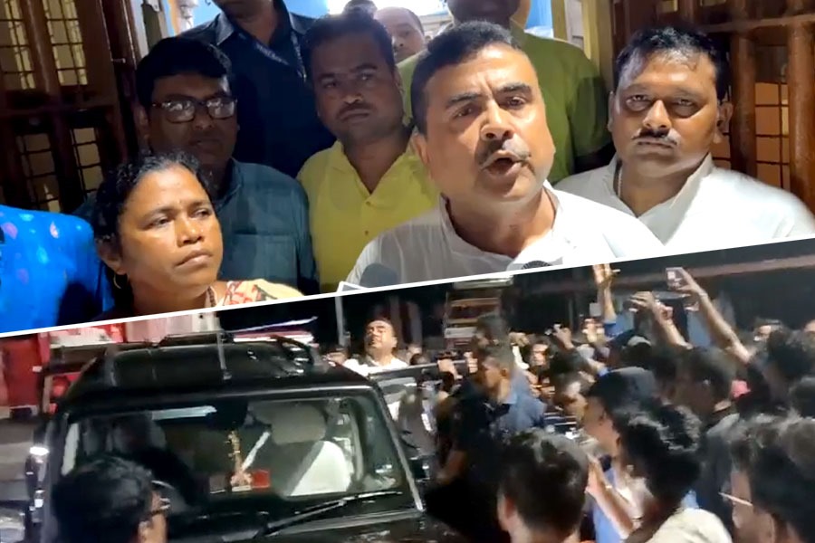 শুভেন্দুর ভাড়া বাড়িতে তল্লাশি, ‘আইপ্যাকের লোক নিয়ে ঢুকেছিল পুলিশ’, তোপ বিরোধী দলনেতার