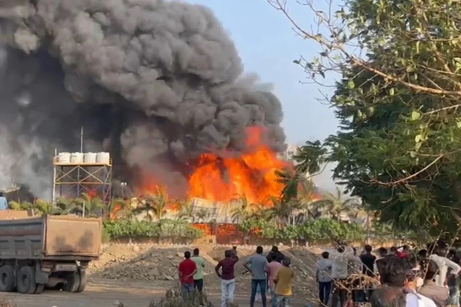বিধ্বংসী অগ্নিকাণ্ড গুজরাটের রাজকোটে, গেমিং জোনে জীবন্ত দগ্ধ অন্তত ২০