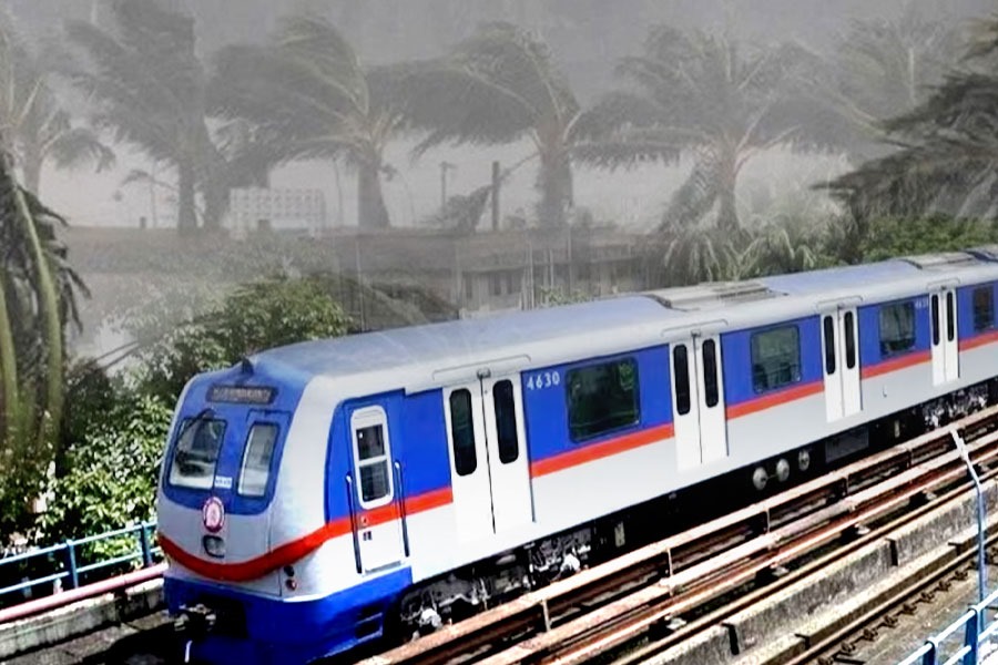 রেমালের থাবায় আংশিক বন্ধ মেট্রো পরিষেবা, ঘোষণা কর্তৃপক্ষের