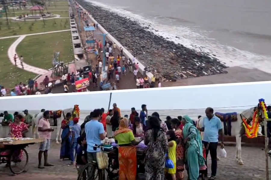 কাটছে আতঙ্ক! রেমাল সরিয়ে ভিড় বাড়ছে দিঘার সমুদ্র সৈকতে
