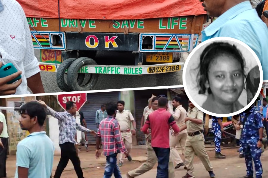 লরির চাকায় পিষ্ট ছাত্রী, পুলিশ-জনতা খণ্ডযুদ্ধে তুলকালাম বাঁকুড়ায়
