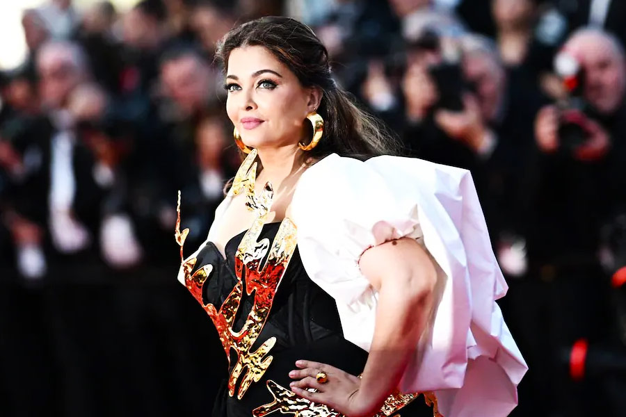 Aishwarya Rai Bachchan To Undergo Surgery For Her Wrist Post Cannes Appearance: Report