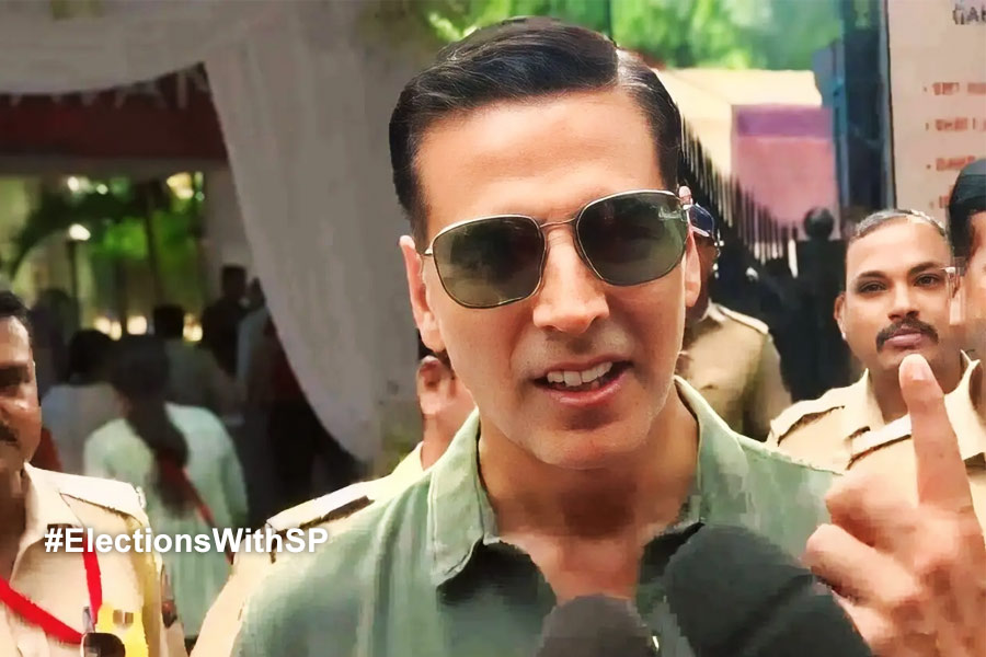 Akshay Kumar Casts FIRST Vote As Indian Citizen In Lok Sabha Elections