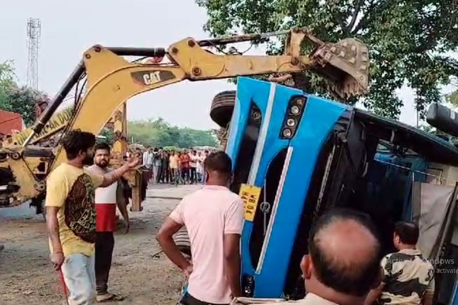 Two female passengers were death in bus accident at near siliguri