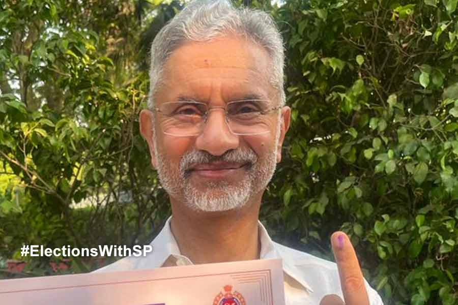 Foreign Minister S Jaishankar Gets A Certificate For Voting