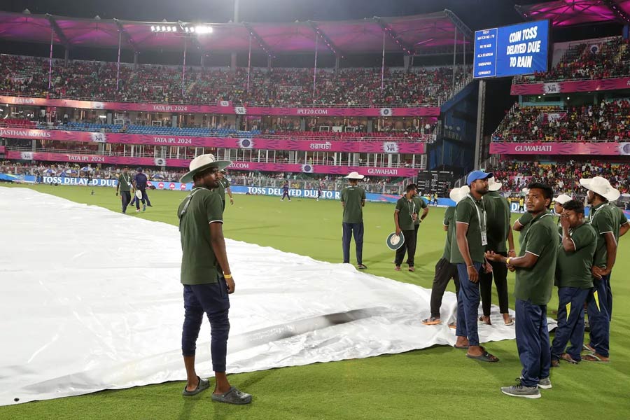 Toss in KKR match delayed due to rain