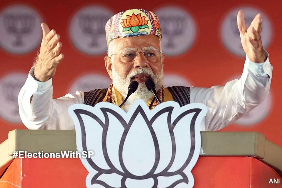 Congress will get less seats than Shahzadar's age, says Narendra Modi