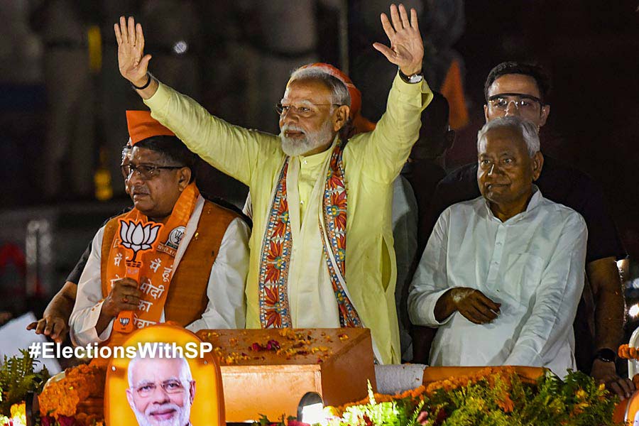 ‘দেশের উন্নতির স্বার্থে ঝুঁকি নেয় সরকার’, ভোটপ্রচারে বিজেপি মডেলের গুণগান মোদির