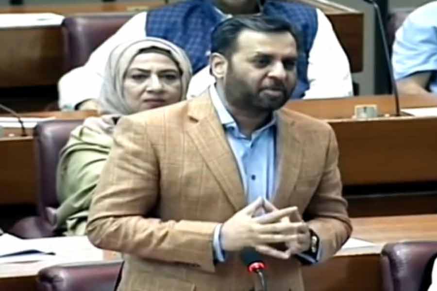 'India landed on Moon, but Pakistan is...' says Pak MP