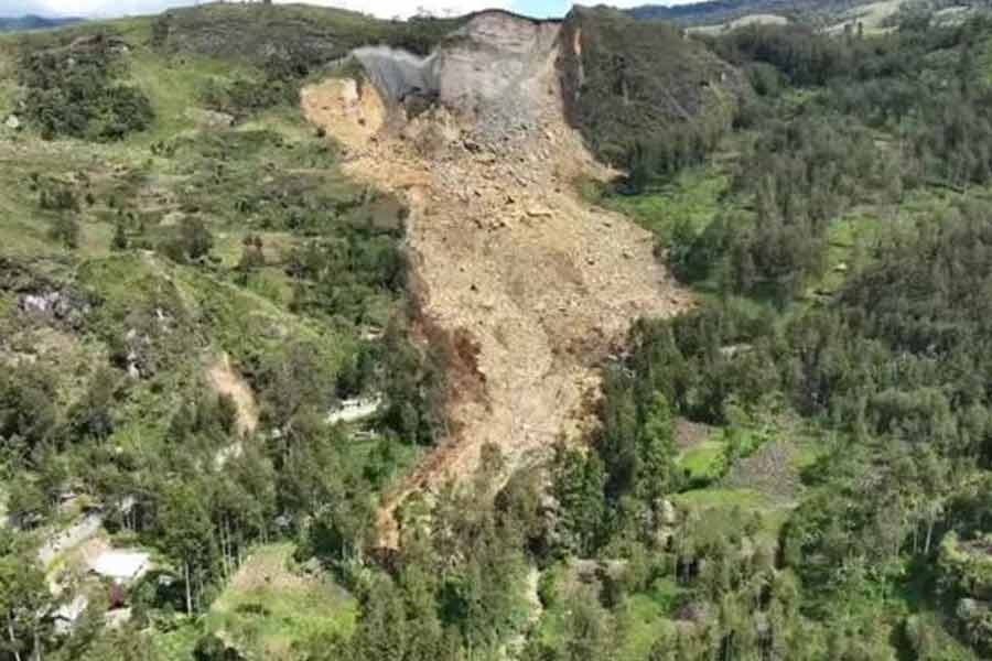 More than 2 thousand buried in Papua New Guinea after landslide