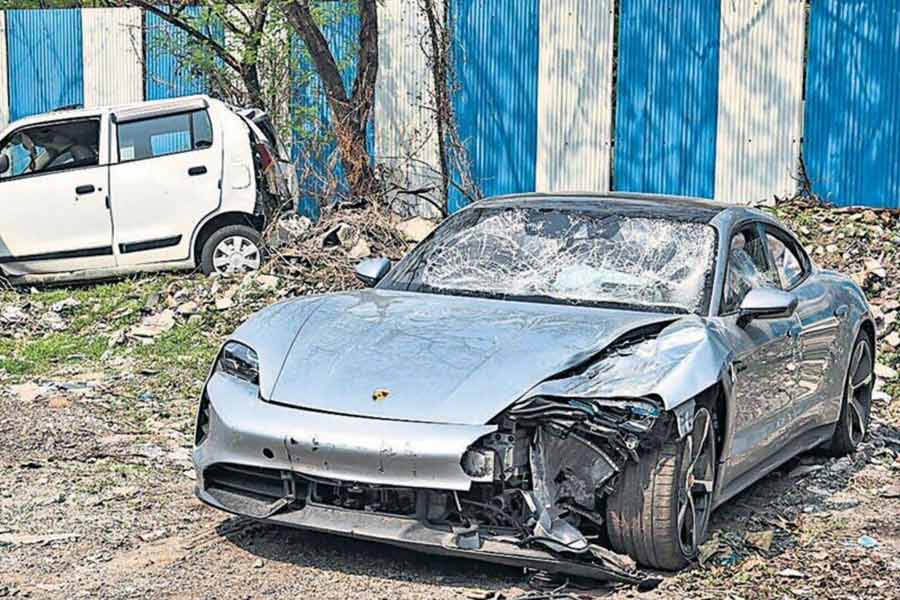 নাবালককে বাঁচাতে রক্তের ভুয়ো নমুনা দেন মা! পুণের পোর্শেকাণ্ডে চাঞ্চল্যকর তথ্য