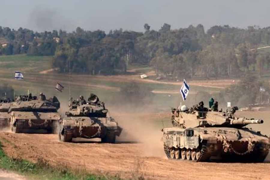 Israeli tanks entered Rafah as forces capture Gazan side of border crossing