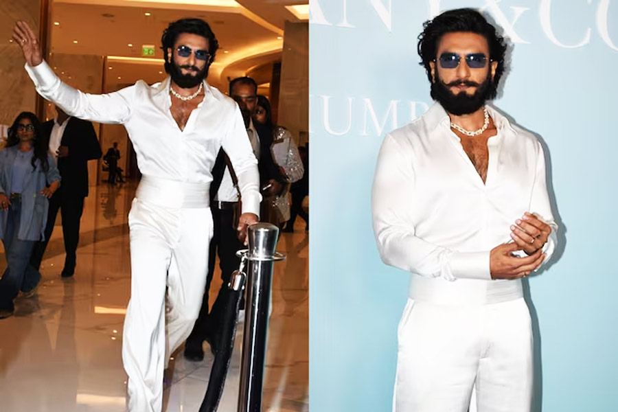 Ranveer Singh Makes FIRST Public Appearance After Removing Wedding Pics With Deepika Padukone