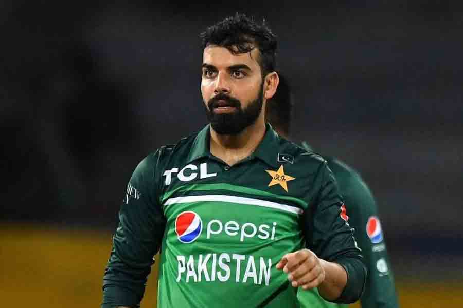 A fan trolled Shadab Khan asking why are you getting hit for so many sixes