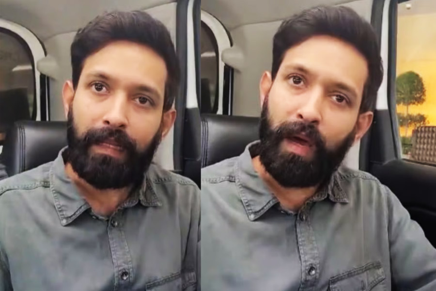 Vikrant Massey Gets Into Heated Argument With Cab Driver Over High Fare
