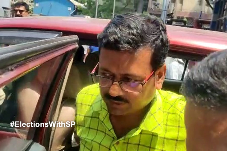 CBI দেখে পুকুরে ছুড়ে ফেলেছিলেন মোবাইল, জামিন সেই জীবনকৃষ্ণ সাহার