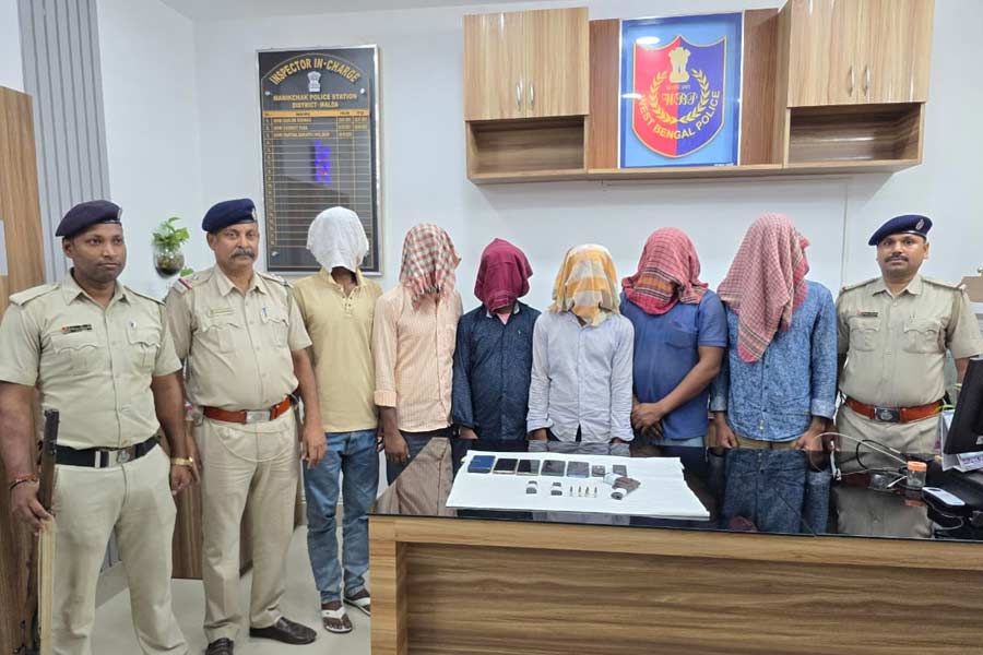 মালদহের বিজেপি নেতার ‘অস্ত্র কারবারে’র পর্দাফাঁস, গ্রেপ্তার আরও ৫