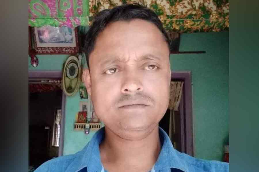রেললাইনের ধারে বিজেপি নেতার দেহ, খুন নাকি আত্মহত্যা? ঘনাচ্ছে রহস্য