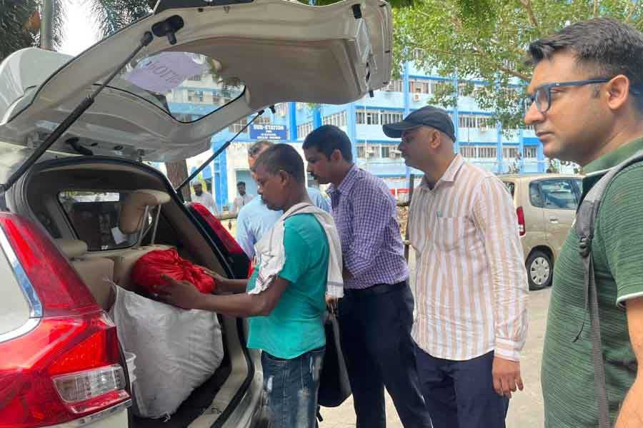 বিকাশ ভবনের গুদাম থেকে বস্তা ভর্তি নথি উদ্ধার, কী পেল CBI?