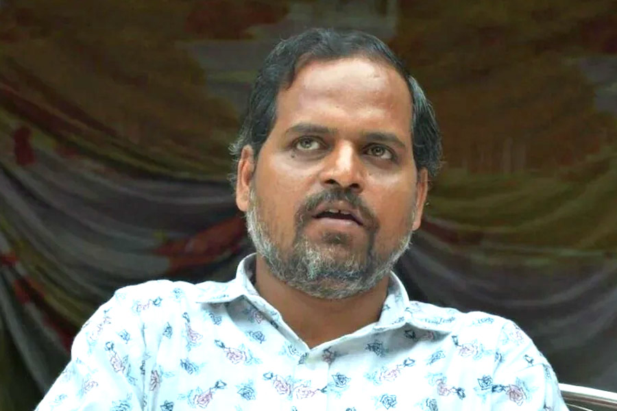 পর্ন ফিল্মে কাজ করতে বাধ্য হয়েছিলেন ‘পঞ্চায়েত’ সিরিজের ‘বনরাকস’!