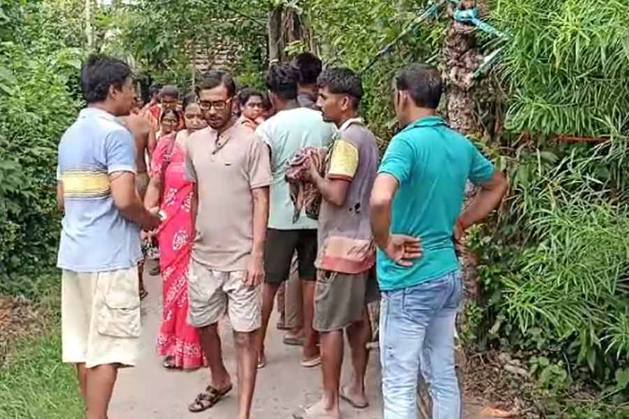গলায় গামছার ফাঁসে মৃত্যু শিশুর, সিনেমার দৃশ্য অনুকরণ করতে গিয়ে অঘটন?