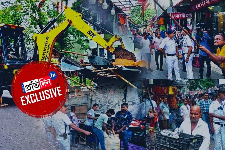 ফুটপাত তুমি কার? অবৈধ হকার উচ্ছেদে বুলডোজার! কী বলছে জনতা?