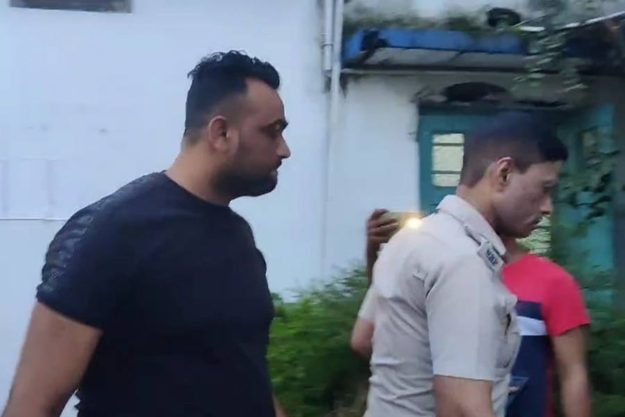 তালিবানি কায়দায় যুগলকে অত্যাচার চোপড়ার কুখ্যাত জেসিবির, কে এই ‘বাহুবলী’?