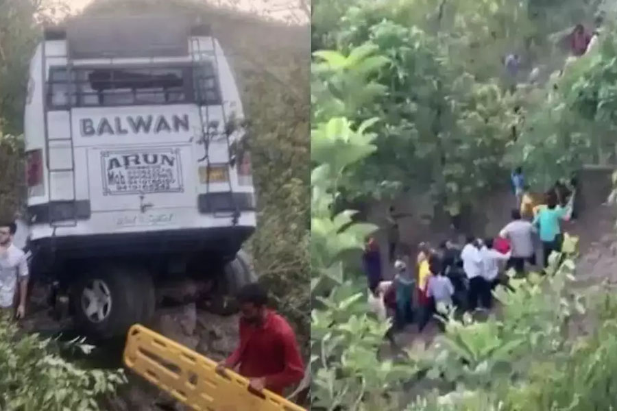 বাস খাদে পড়ার পরও এলোপাথাড়ি গুলি, জঙ্গি হামলার হাড়হিম অভিজ্ঞতা শোনালেন প্রত্যক্ষদর্শী