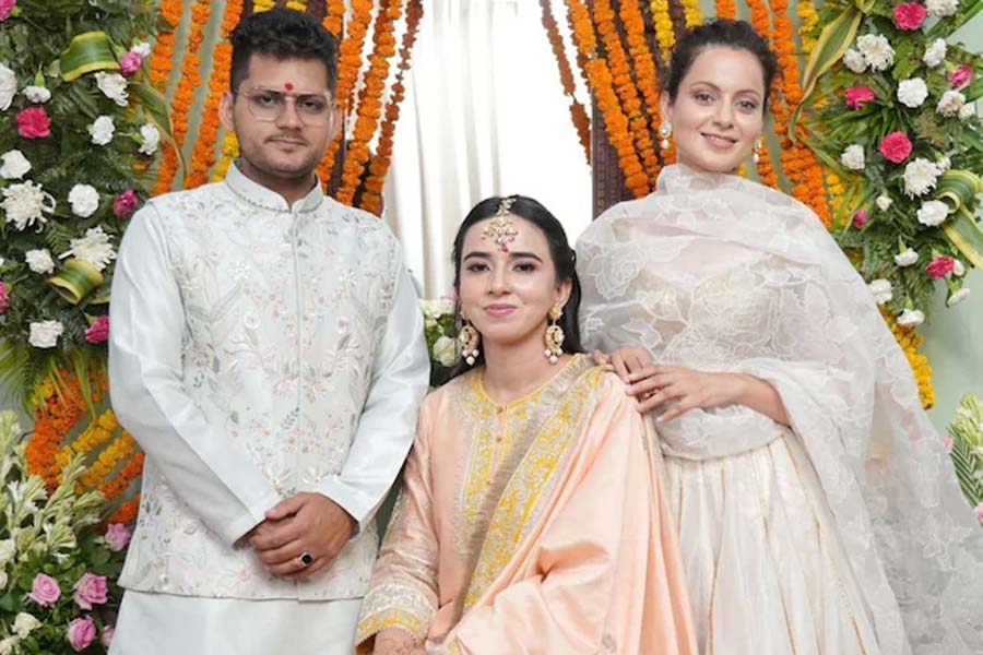 ভাইয়ের বিয়েতে দামি বাড়ি উপহার কঙ্গনার! ছবি শেয়ার করে কী লিখলেন মাণ্ডির সাংসদ?