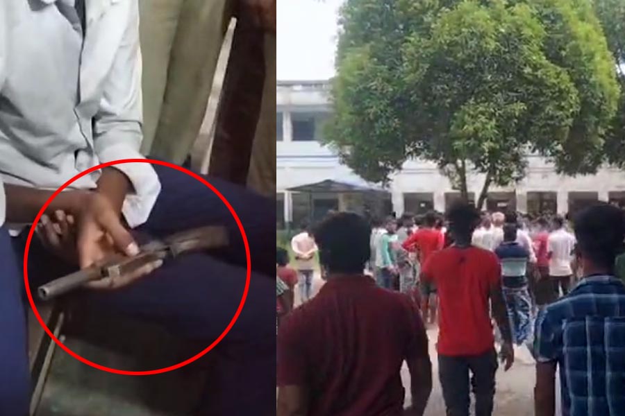 আগ্নেয়াস্ত্র হাতে স্কুলে ছাত্র! মুর্শিদাবাদে তুমুল উত্তেজনা