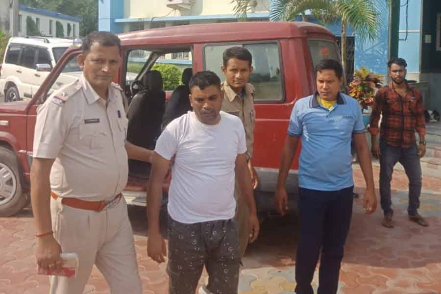 Robbers from Bangladesh arrested in Murshidabad