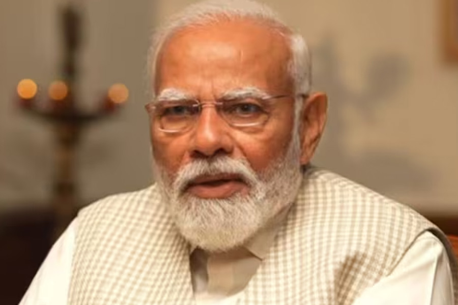 PM Modi will hold as many as 7 meetings on Sunday