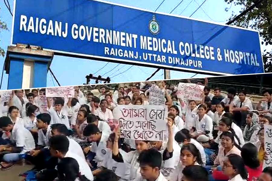 প্রায় ৪৮ ঘণ্টা ধরে আউটডোরে তালা, রায়গঞ্জে জুনিয়র ডাক্তারদের বিক্ষোভে বিপাকে রোগীরা