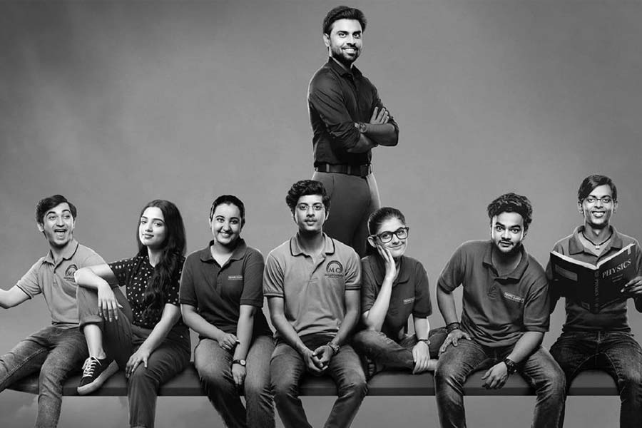 NEET বিক্ষোভে উত্তাল দেশ, তার মাঝে পড়ুয়াদের মনের কথা জানিয়ে দিল ‘কোটা ফ্যাক্টরি ৩’, পড়ুন রিভিউ