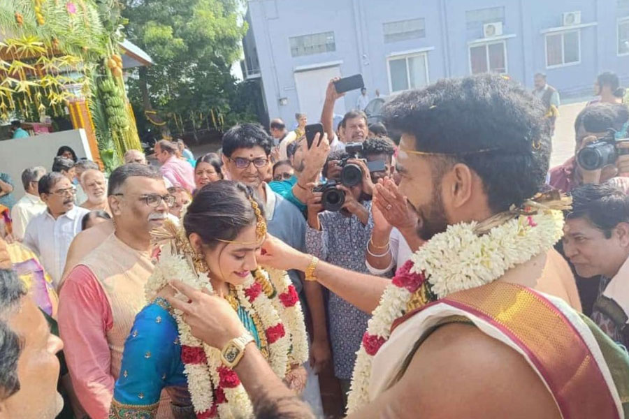 KKR batter Venkatesh Iyer gets married to Shruti Raghunathan