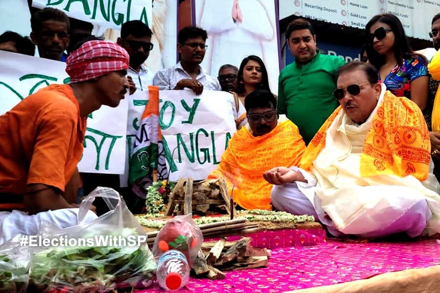সকলের ভালো হোক! ভোটগণনার আগের দিন যজ্ঞে বসলেন মদন