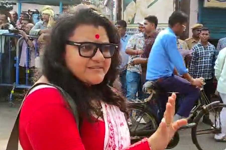 ‘তৃণমূলের গদ্দাররা হারিয়েছে’, কালীঘাটে এসেই বিস্ফোরক সুজাতা মণ্ডল