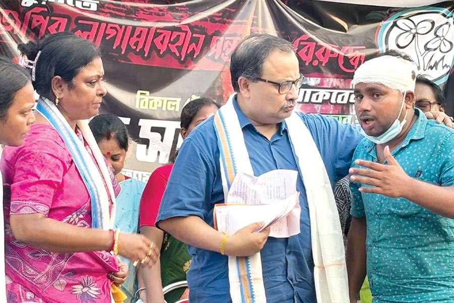 খেজুরিতে আক্রান্ত কর্মীদের পাশে থাকার বার্তা, বিজেপির হামলাকারীদের সরকারি সুবিধা নয়, হুঁশিয়ারি কুণালের!