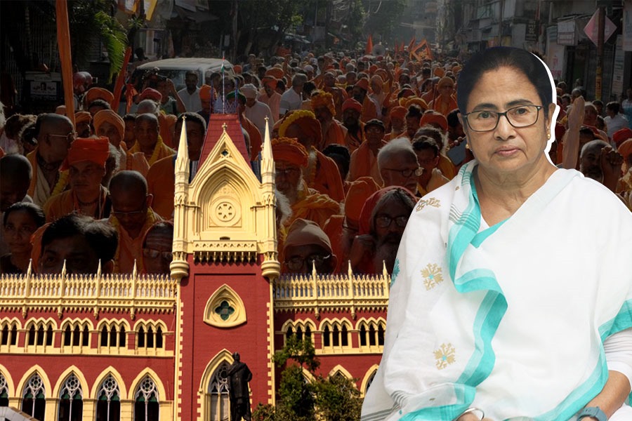 সাধুদের নিয়ে মন্তব্য জনস্বার্থ মামলা নয়, হাই কোর্টের রায়ে স্বস্তিতে মুখ্যমন্ত্রী