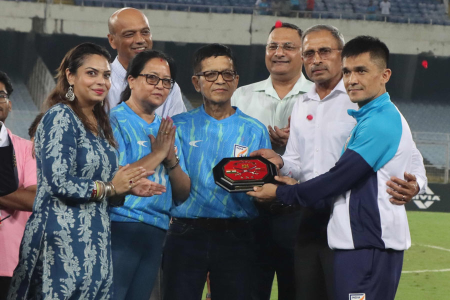 ‘আপনাকে মিস করব’, সুনীলের মহাসমাপ্তিতে আবেগে ভাসল যুবভারতী, শুভেচ্ছা শচীনেরও