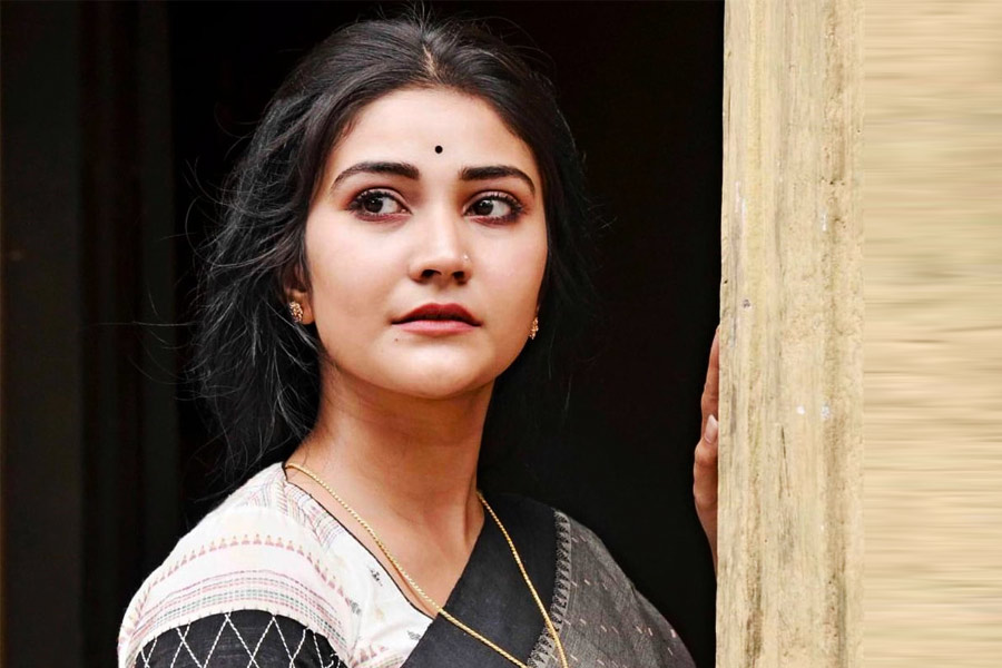 ‘ও মা চলে গেলে…’, বিয়ের মাস ঘুরতেই মাকে হারালেন অভিনেত্রী কৌশাম্বি