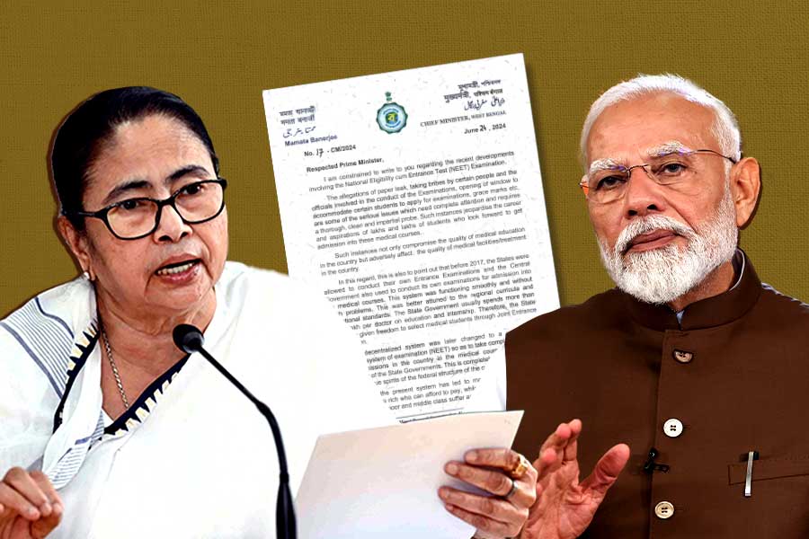 ‘রাজ্যের হাতে ফেরানো হোক মেডিক্যালের প্রবেশিকা’, NEET নিয়ে মোদিকে চিঠি মমতার