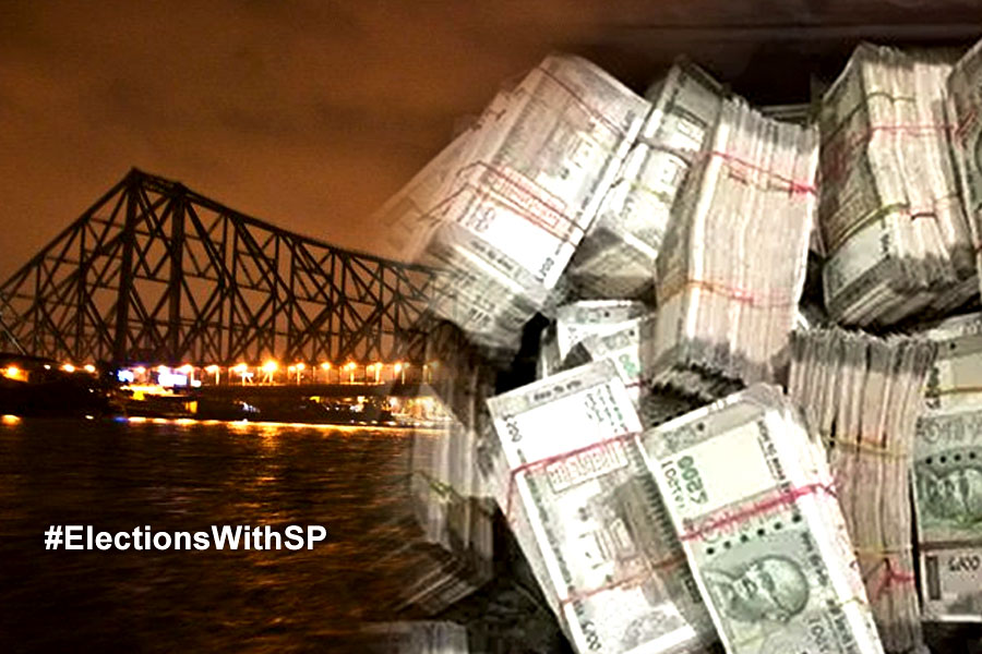 Lok Sabha Election 2024: Huge amout of money recovered from Howrah Bridge at night just before election day