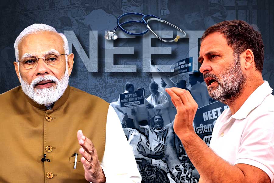 ‘সব সংস্থায় আরএসএসের লোক’, NEET কেলেঙ্কারিতে সরাসরি মোদিকে দায়ী করলেন রাহুল
