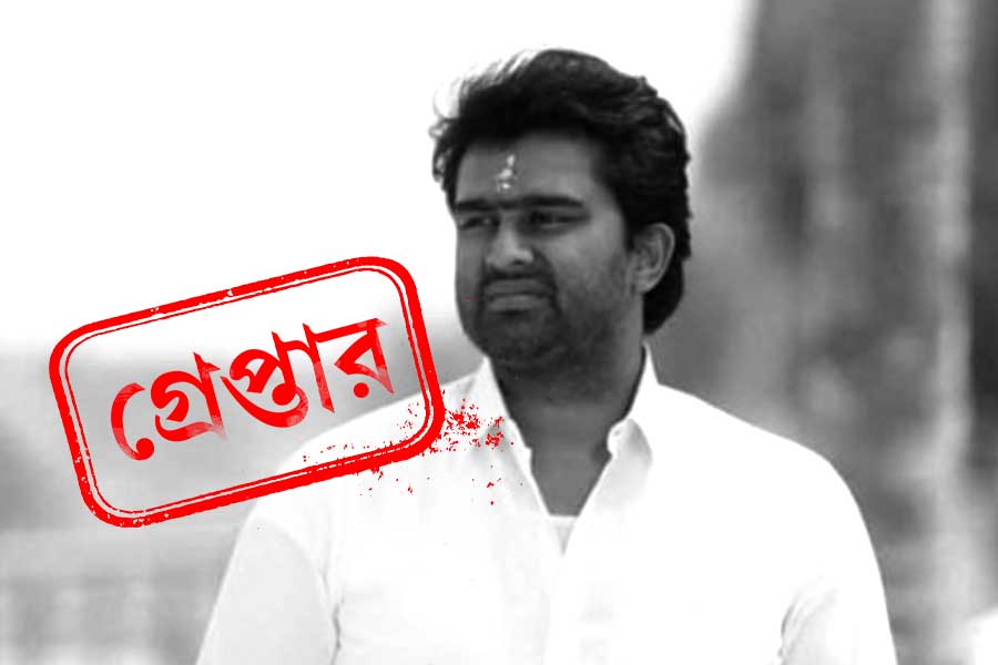 সেক্স স্ক্যান্ডালে জড়িয়ে জেলে প্রজ্জ্বল রেভান্না, এবার যুবককে ‘যৌন হেনস্তা’য় গ্রেপ্তার দাদা