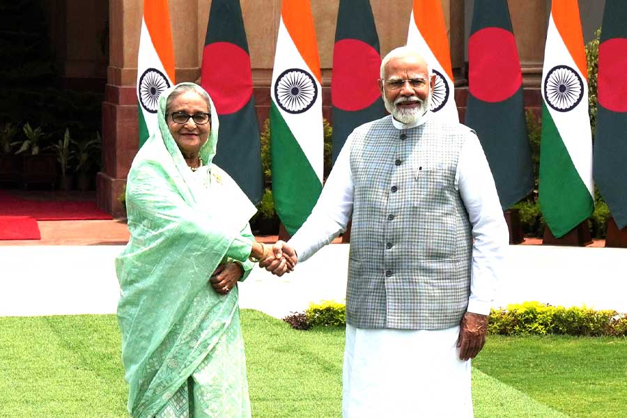 কেন হাসিনার পতন ভারতের জন্য দুঃসংবাদ? কোন আশঙ্কায় দিল্লি