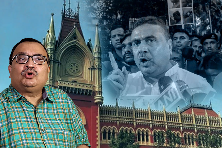 শর্তসাপেক্ষে শুভেন্দু অধিকারীকে রাজভবনে যাওয়ার অনুমতি হাই কোর্টের