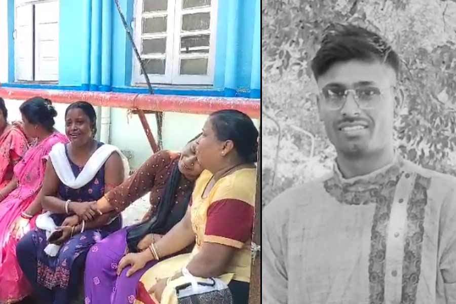 শরীরচর্চার পর স্নানের সময় তড়িদাহত,পুলিশ হওয়ার স্বপ্ন চোখে নিয়ে মৃত্যু হুগলির যুবকের